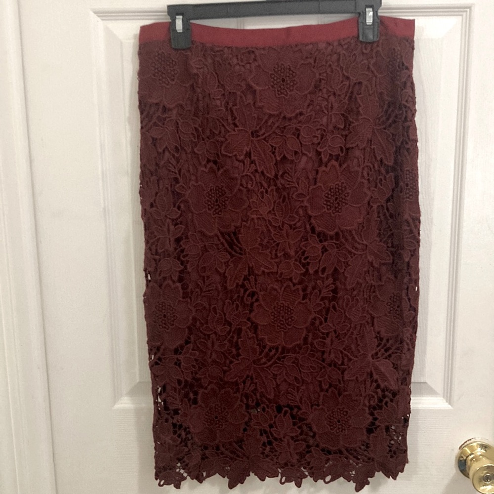 Elizabeth and James Maroon Midi Pencil Skirt Eyelet Lace Size 6 Acrylic Blend